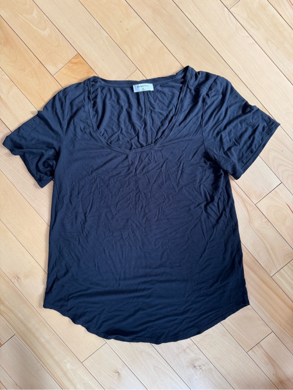 Babaton Black Neck Short Sleeve Tee